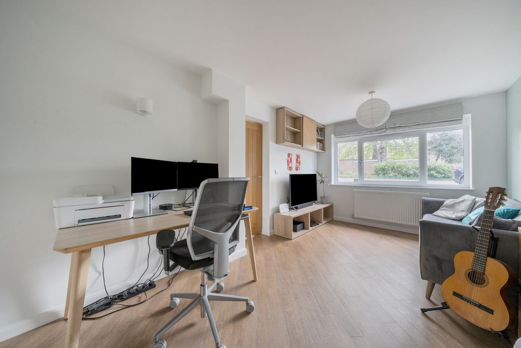 Property photo 3 of 22 1435924-17-69Ca92...