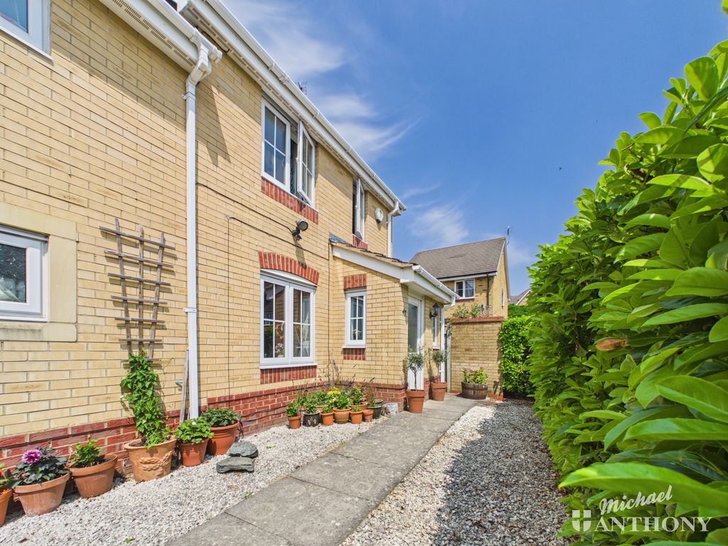 Property photo 1 of 17 Cam02773G0-Pr0448-Still023