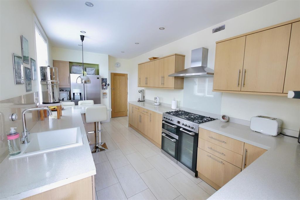 Property photo 2 of 22 Kitchen