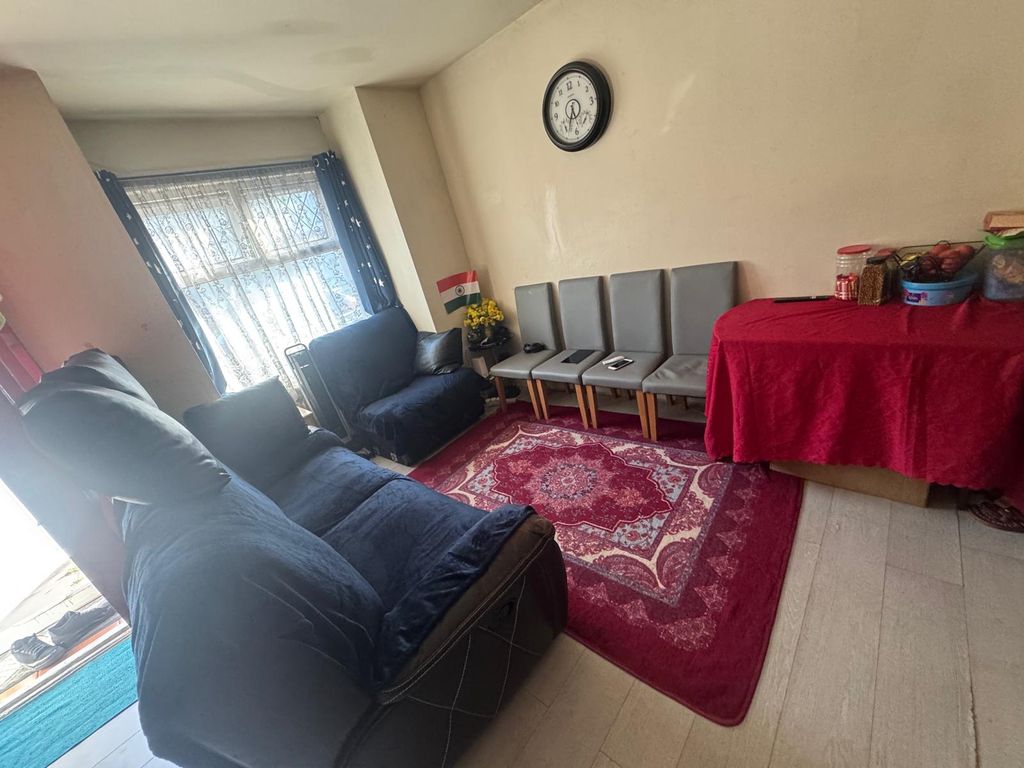 Property photo 2 of 9 Gallery