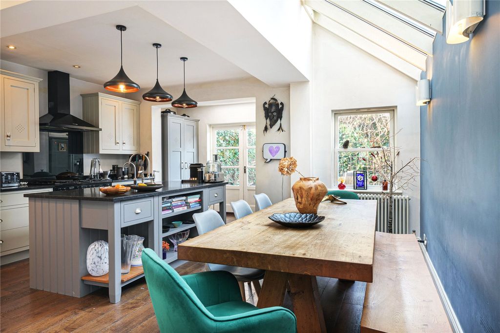 Property photo 2 of 14 Picture No. 11