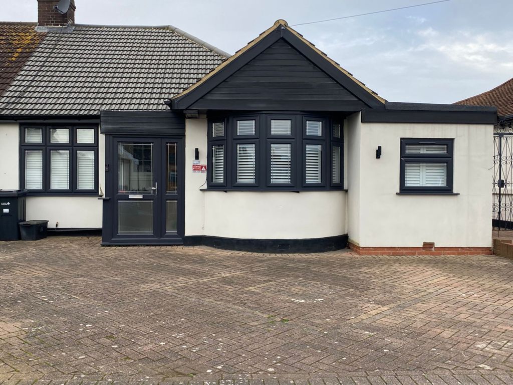 Property photo 1 of 8 Double Room To Rent In Shared House