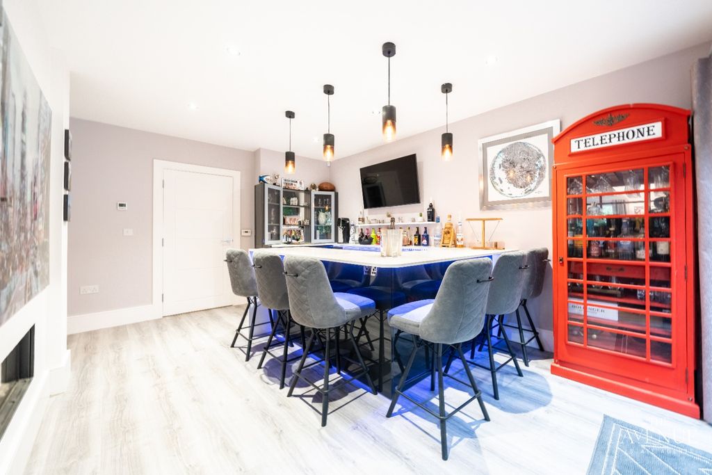 Property photo 3 of 33 3618478
