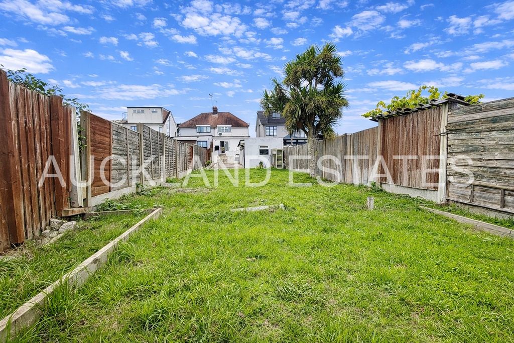 Property photo 2 of 22 Image00007 (7)-1760174137341