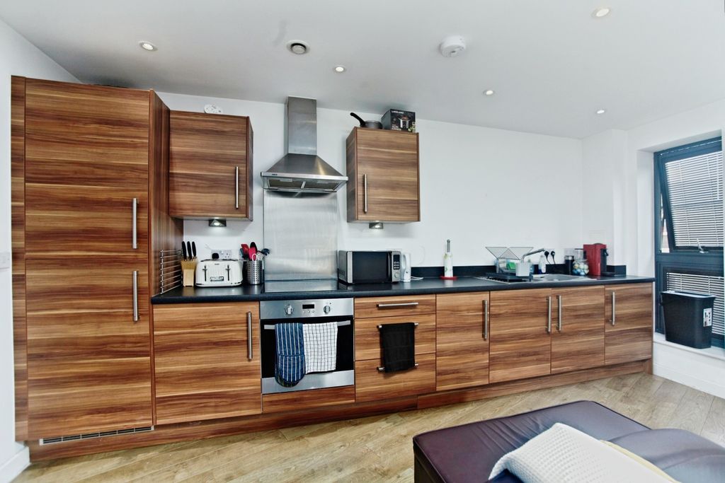 Property photo 2 of 15 724974A5-5E3A-F111-88B5-7Ced8d6B4B86