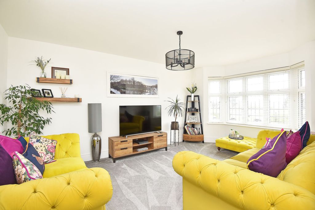 Property photo 2 of 23