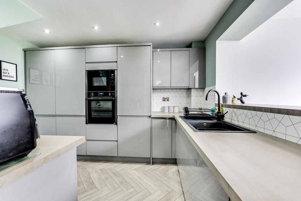 Property photo 3 of 35 50 Walsingham Avenue, Kettering-19.Jpg