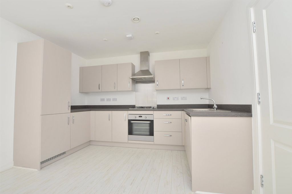 Property photo 1 of 8 Kitchen