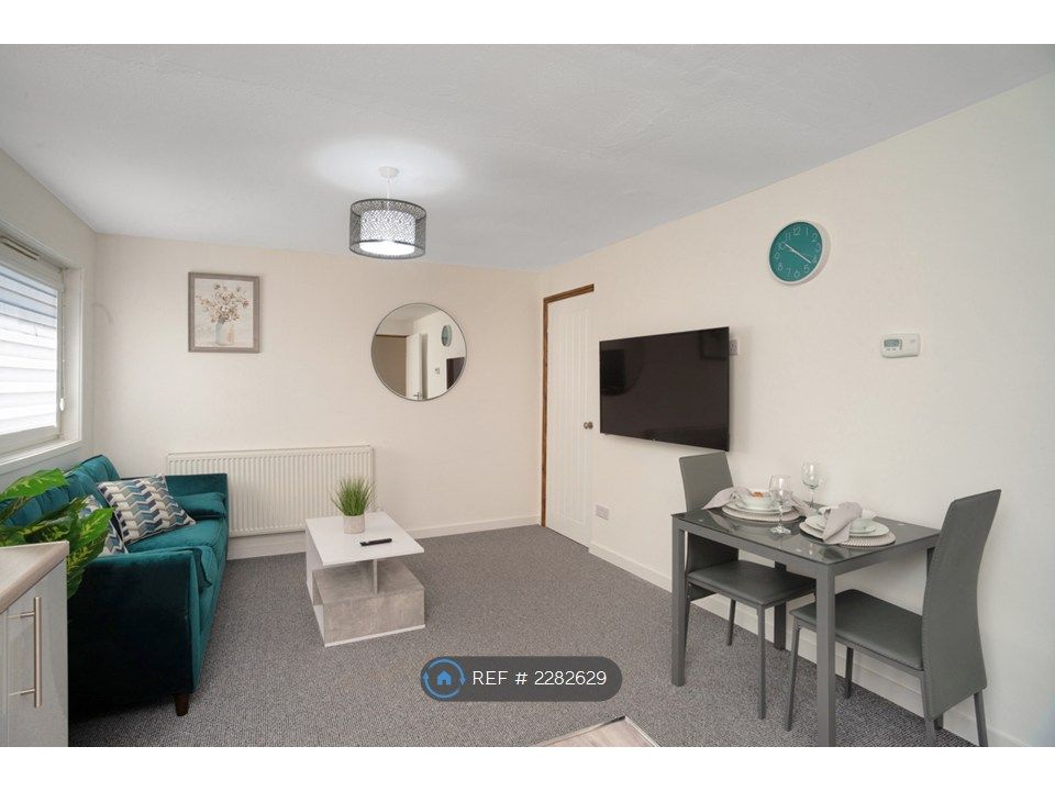 Property photo 2 of 25