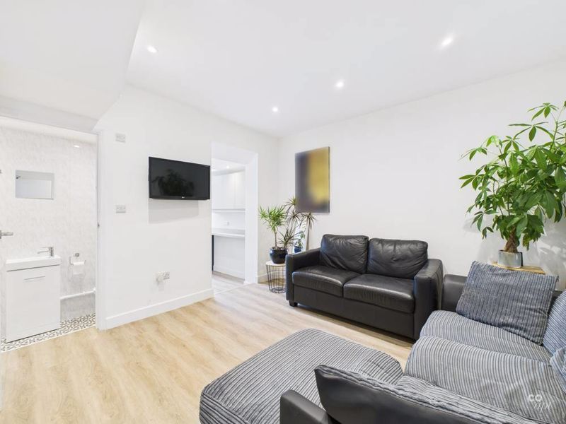 Property photo 1 of 17 Photo 35