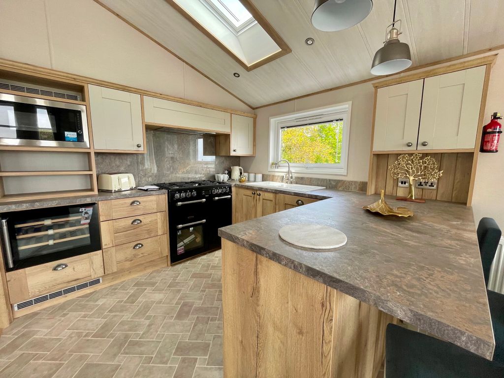 Property photo 1 of 34