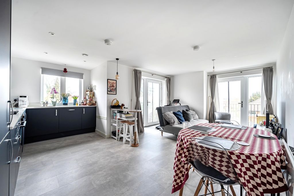 Property photo 3 of 12