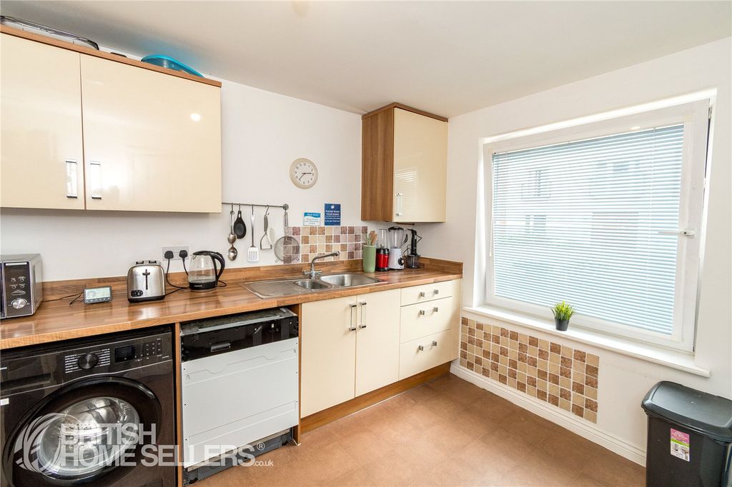 Property photo 2 of 17 Picture No. 75