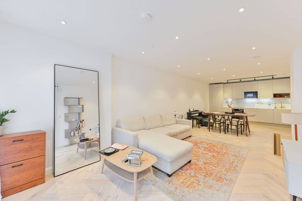 Property photo 2 of 11