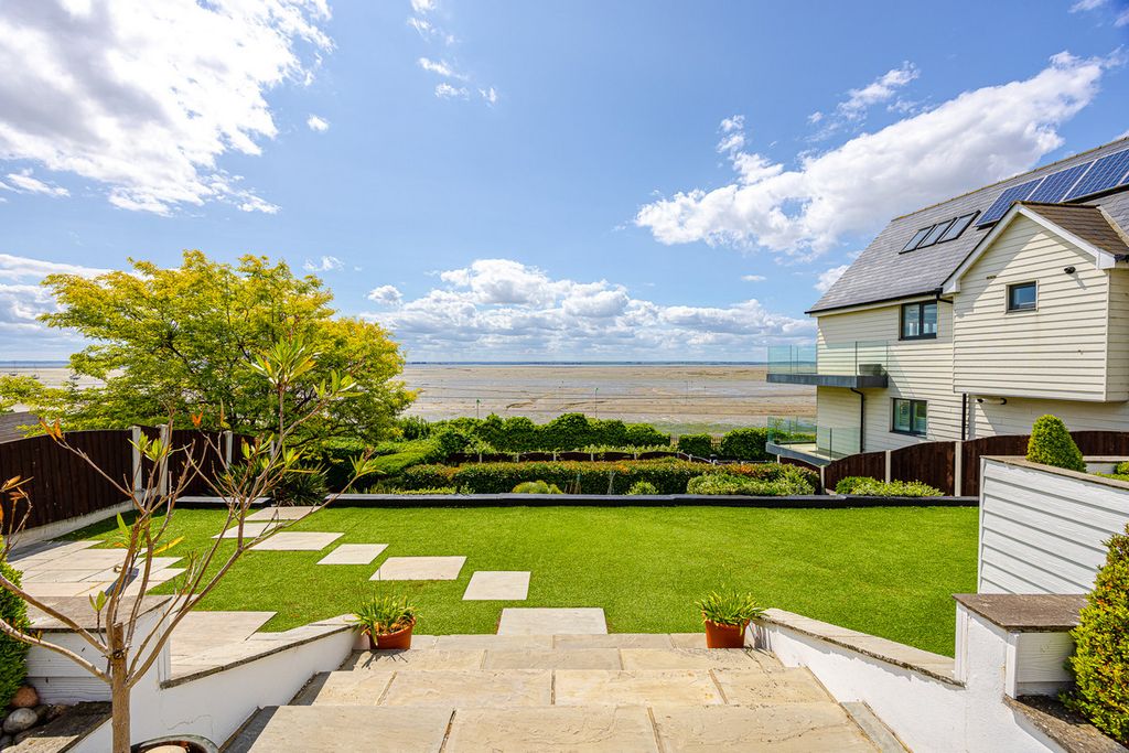 Property photo 2 of 47