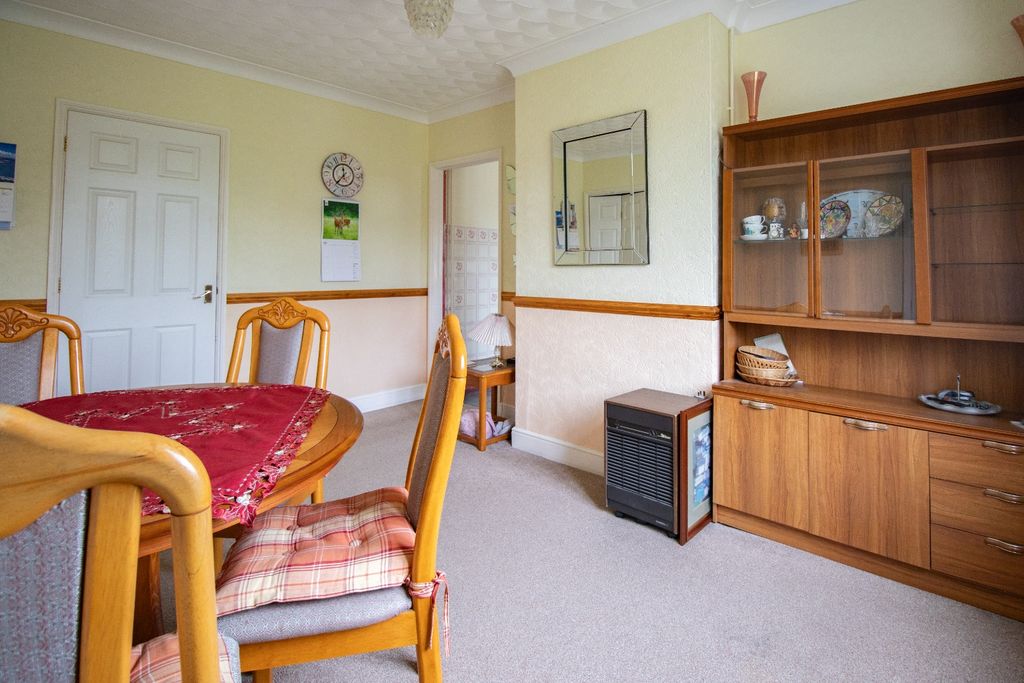 Property photo 3 of 18 4188786