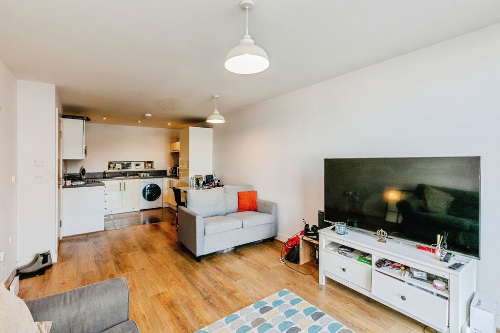 Property photo 2 of 10 Pbox-Img.Jpg