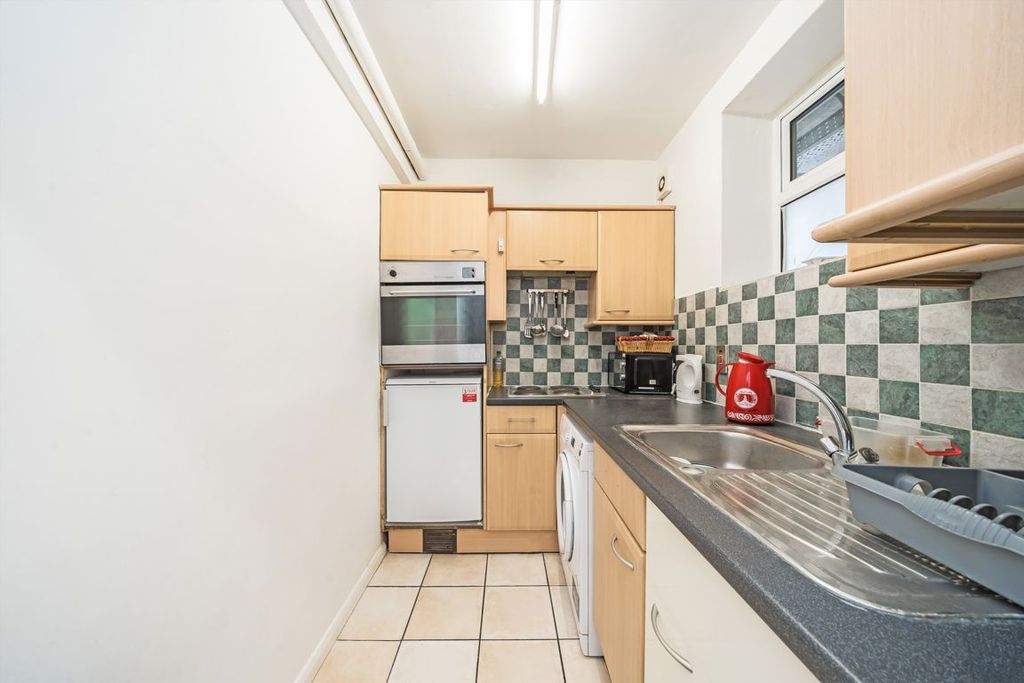 Property photo 3 of 5