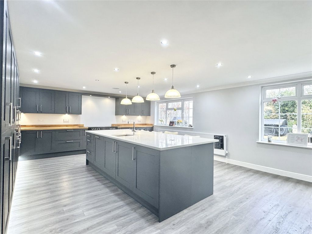 Property photo 2 of 47 Robinson Jackson