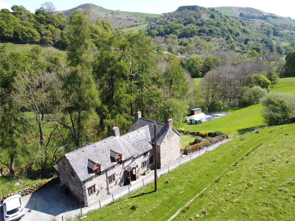 Property photo 3 of 38 Picture No. 04