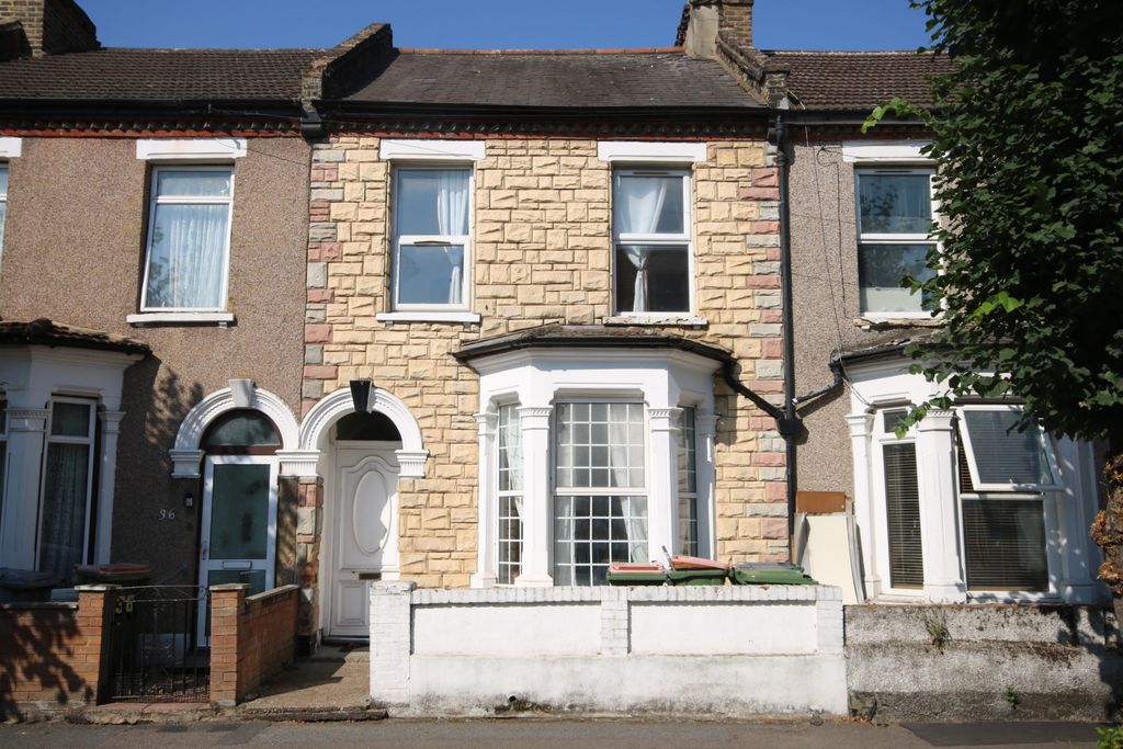 Property photo 1 of 16 A 3 Bedroom Terraced House In Popular E15 Location. 2 Bathrooms. No Chain. A Short Walk To West Ham Park