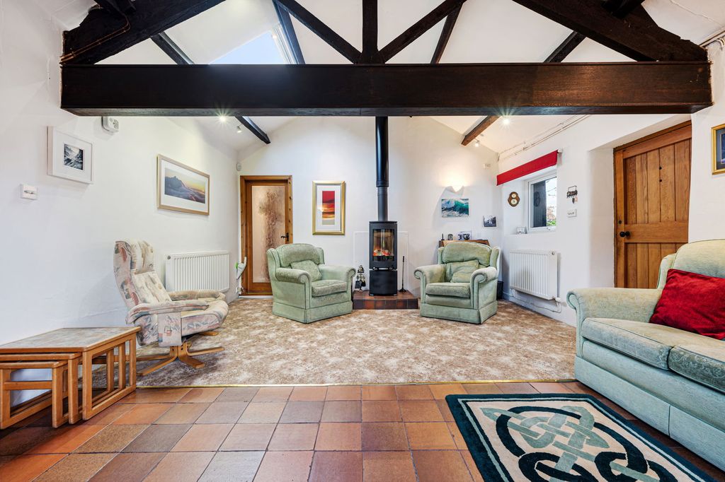 Property photo 3 of 38