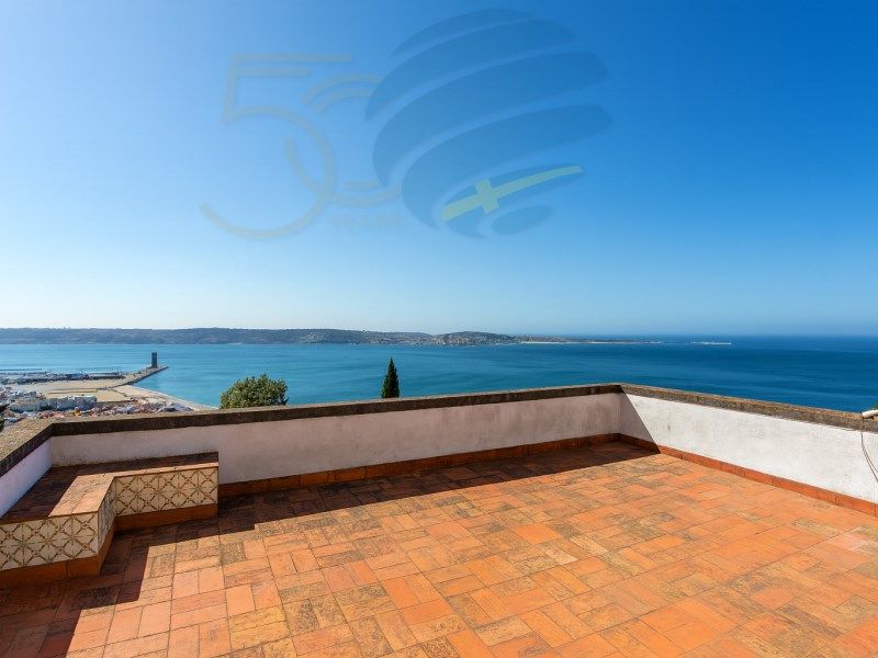 Property photo 2 of 23