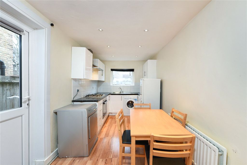 Property photo 2 of 9 Picture No. 30