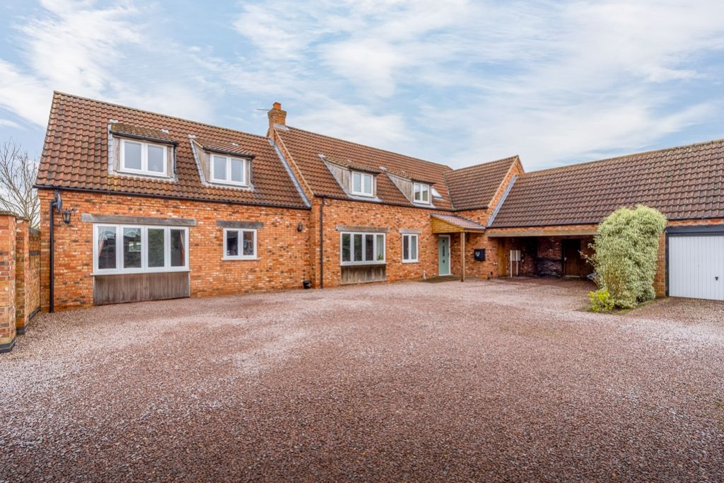 Property photo 1 of 40 Oaktree Barn (Swineshead)-6