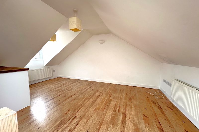 Property photo 3 of 10 Photo 9