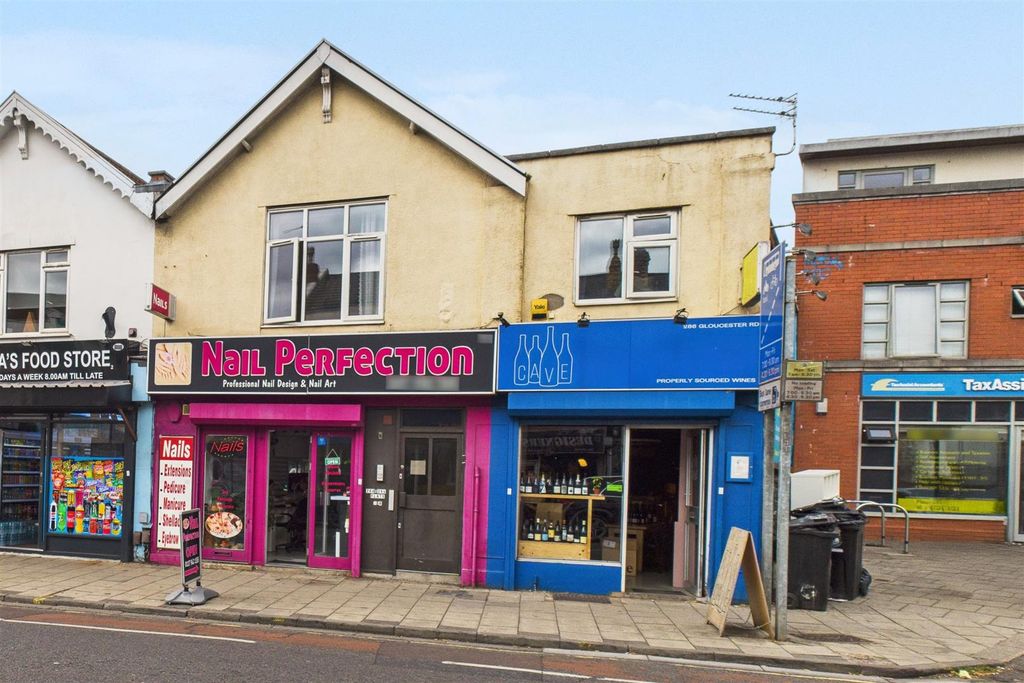 Property photo 1 of 20 Flat B, 284, Gloucester Road, Horfield, Bristol Bs