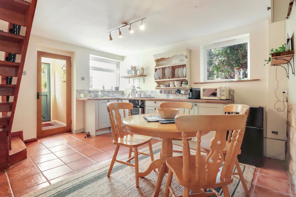 Property photo 3 of 12 Kitchen Diner