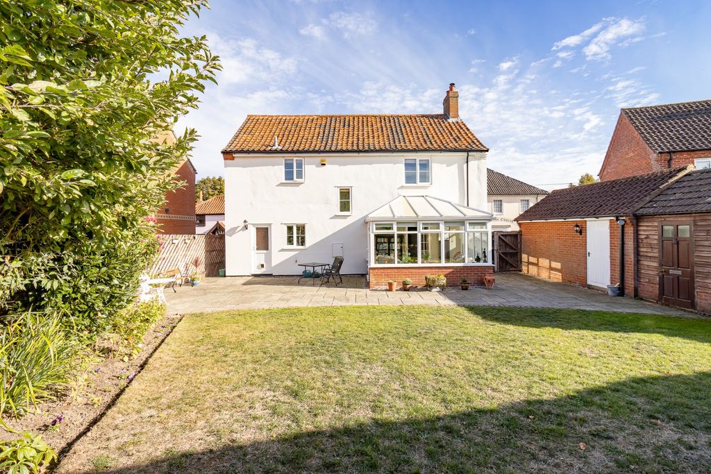 Property photo 2 of 37 5330753