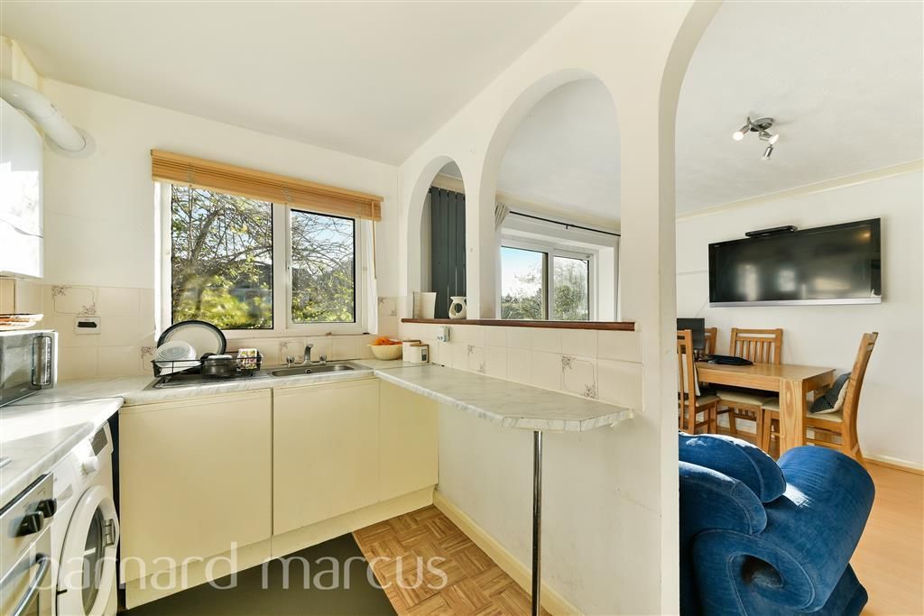 Property photo 3 of 7 Kitchen