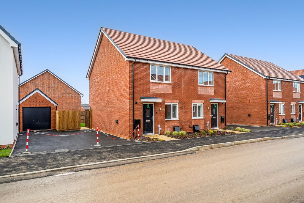 Property photo 3 of 10 Photo