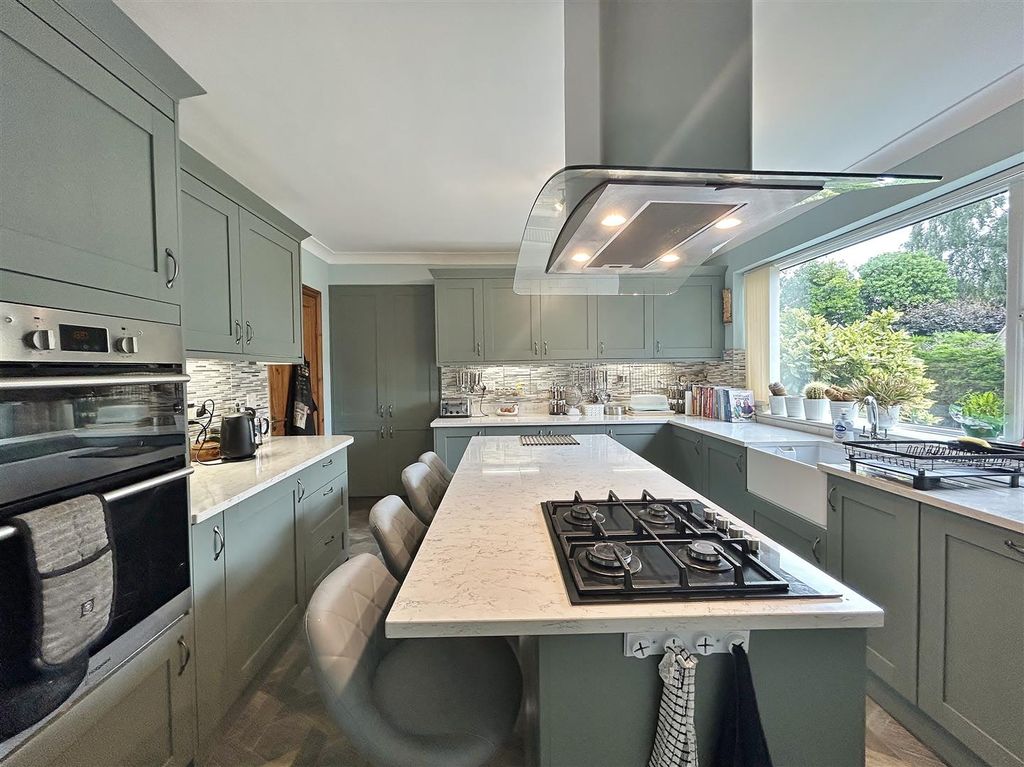 Property photo 2 of 30 Kitchen