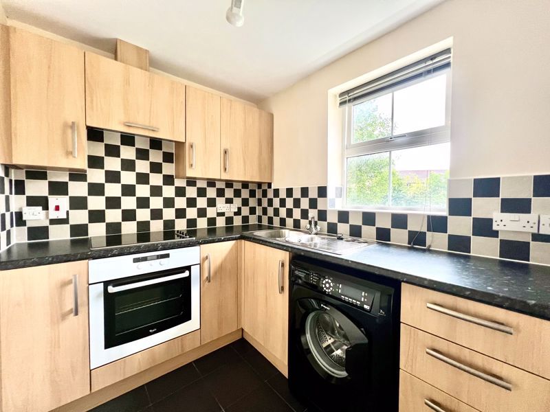 Property photo 2 of 14 Kitchen