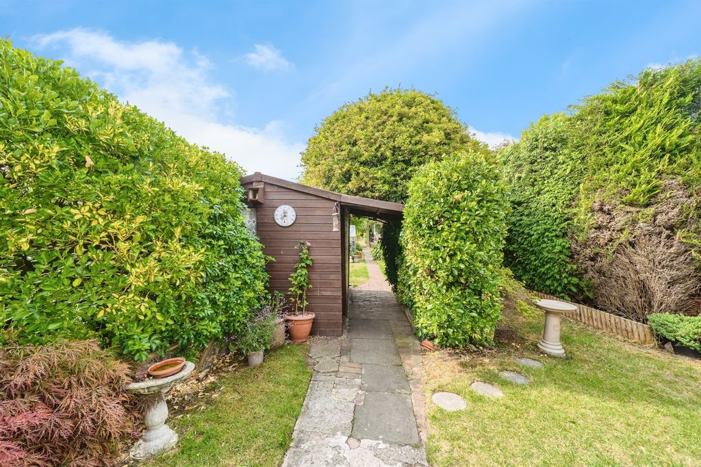 Property photo 2 of 22