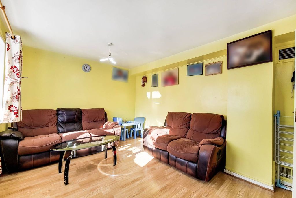 Property photo 2 of 6