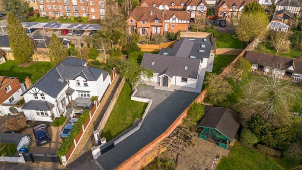 Property photo 1 of 26