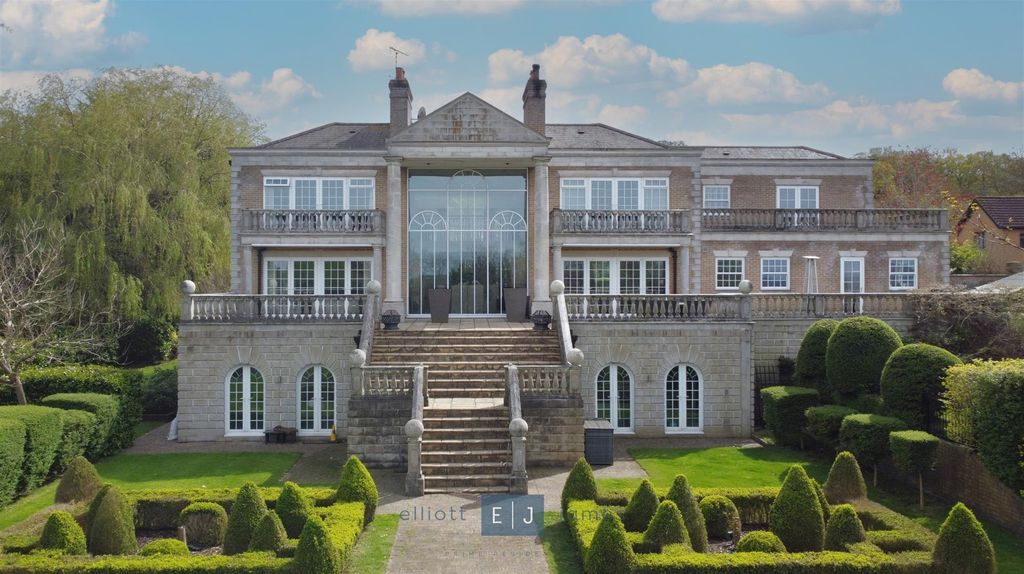 Property photo 3 of 58