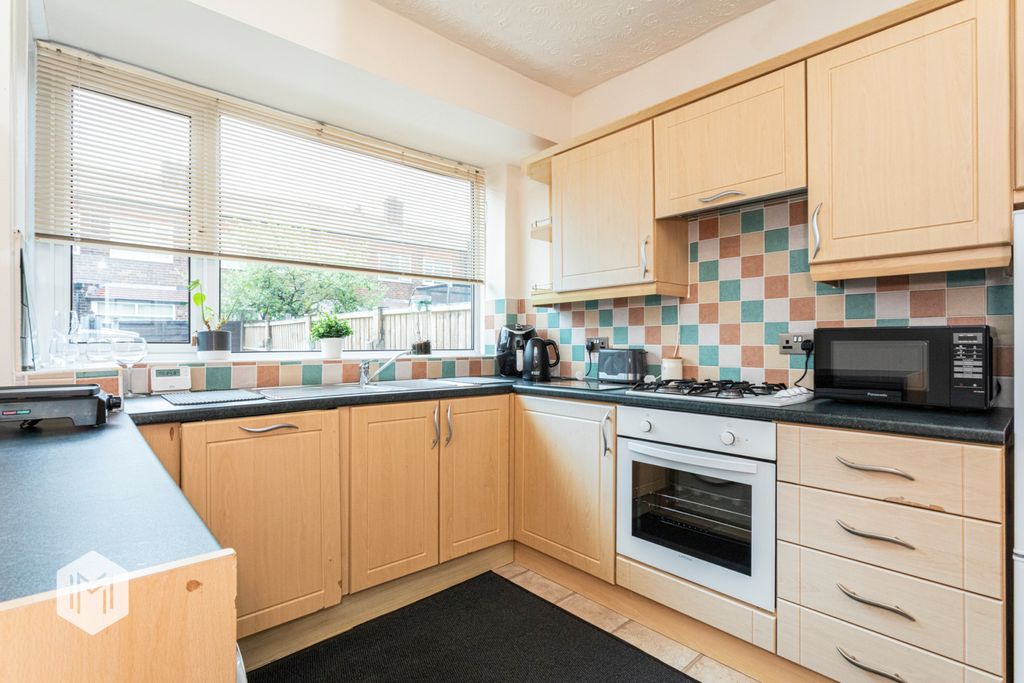 Property photo 3 of 18 Picture No. 30