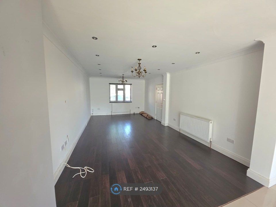 Property photo 2 of 17 Living Room