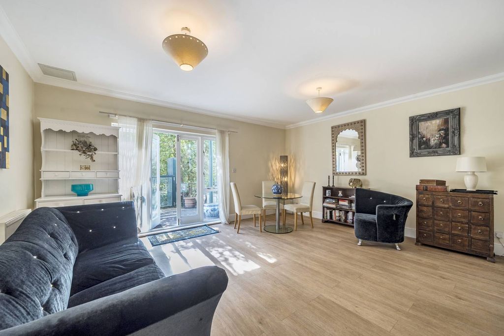 Property photo 2 of 7