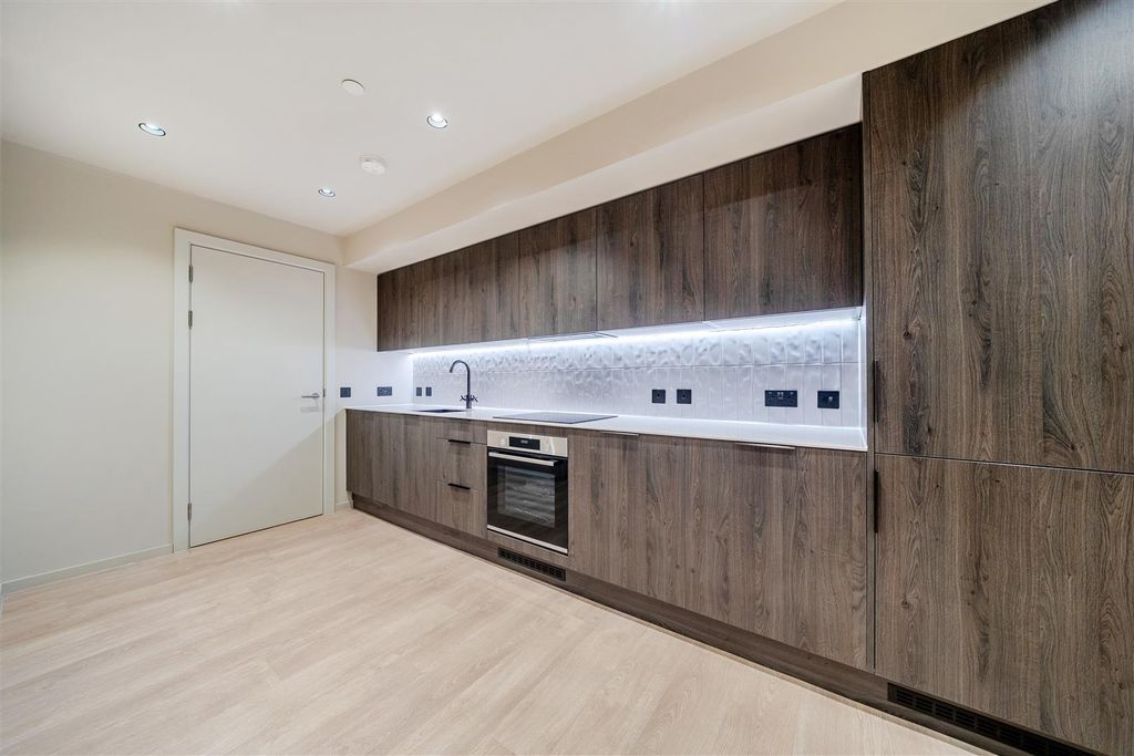 Property photo 3 of 10 1387480-6-6938494A5c5Df.Jpg