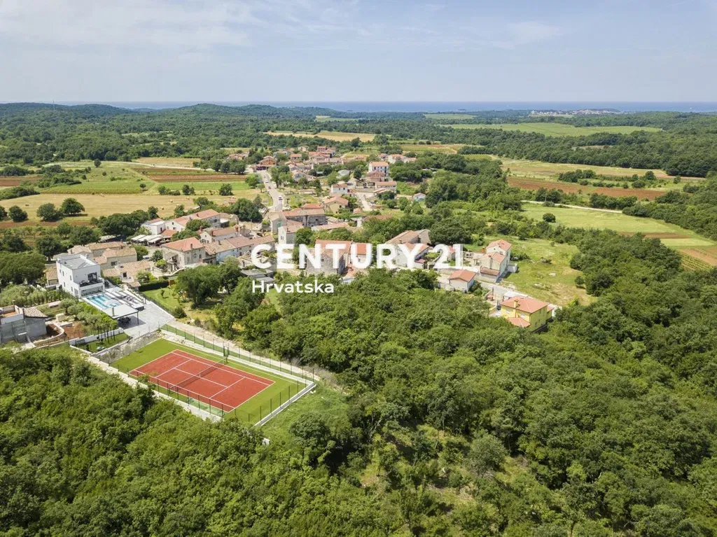 Property photo 3 of 25