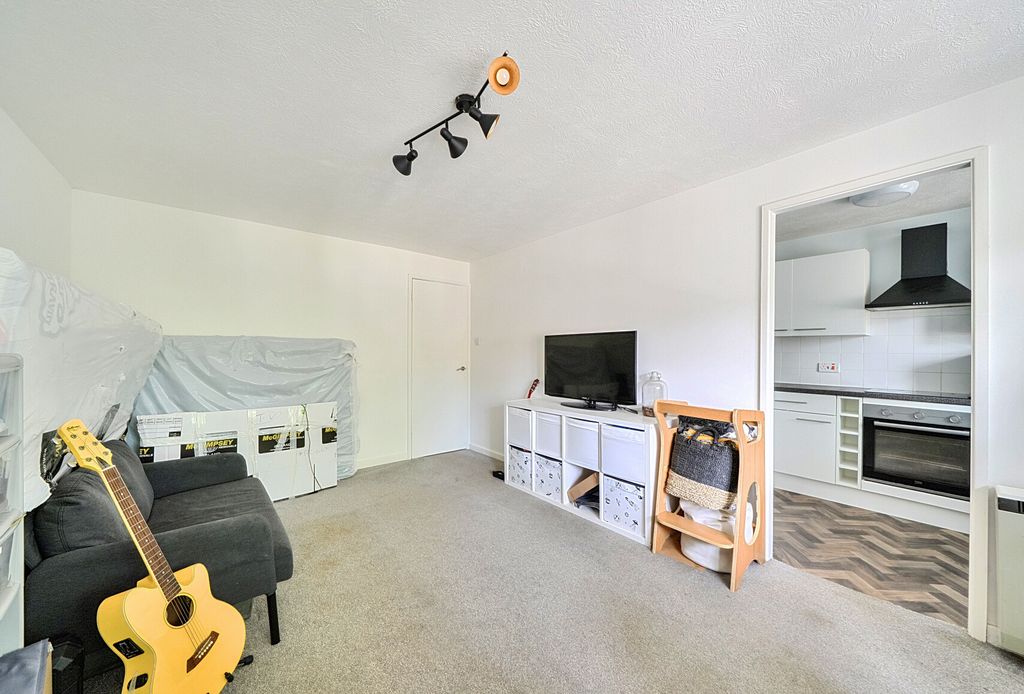 Property photo 3 of 14 1448431-7-69F2011...