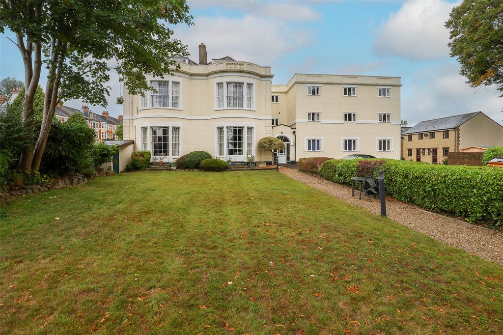 Property photo 1 of 16 Picture No. 13