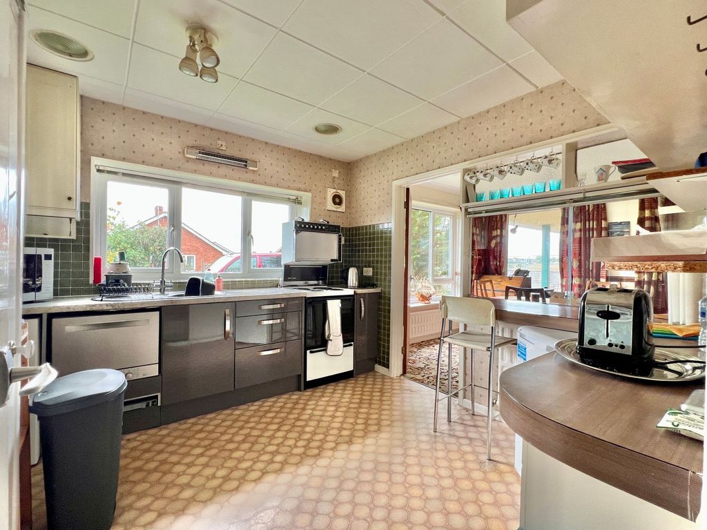 Property photo 2 of 22 Kitchen