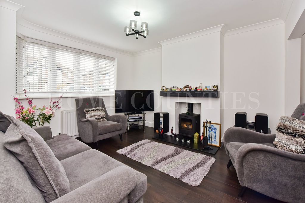 Property photo 2 of 37